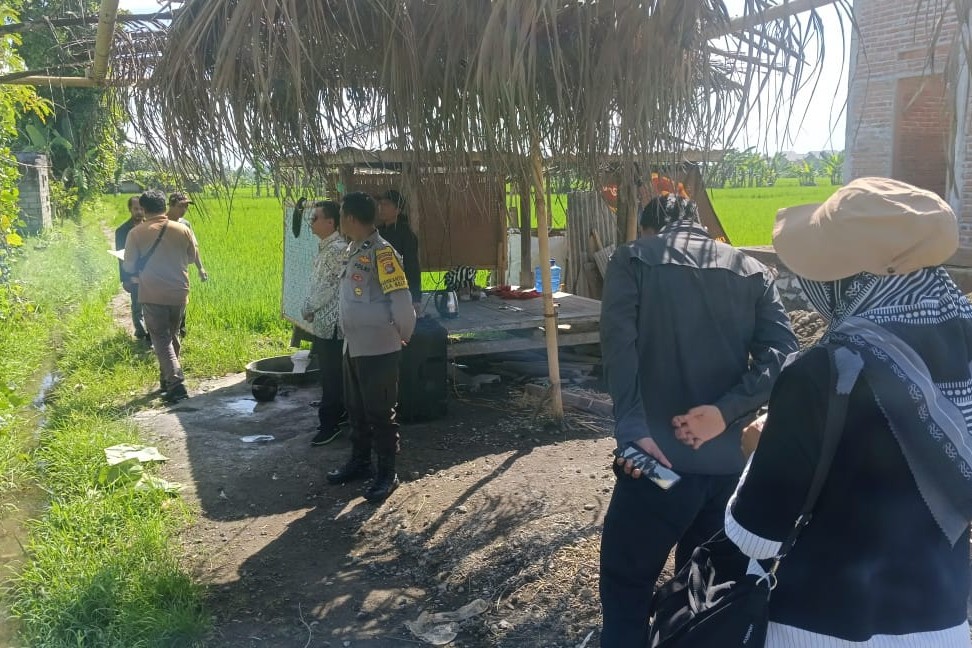 Optimalisasi Lahan Pertanian Lewat Pendampingan Polisi di Desa Beleka