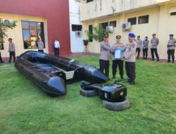 Polres Sumbawa Terima Satu Unit Perahu Karet Untuk Meningkatkan Operasional Polairud