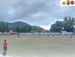 Berikan Rasa Aman, Polsek Langgudu Laksanakan Pengamanan Turnamen Sepakbola Karumbu Cup IV