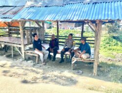 Bhabinkamtibmas Kelurahan Manggemaci Ajak Warga Jaga Keamanan Lingkungan Lewat Sambang dan Silaturahmi