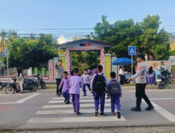 Ciptakan Kondisi Nyaman, Polsek Sekongkang Gelar Giat Rawan Pagi di Sekolah