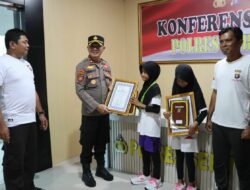 Dukung Pelajar di Dunia Olahraga, Polres Seruyan Beri Penghargaan 2 Atlet Muda Berprestasi