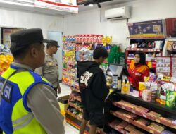 Cegah Tindak Pidana, Anggota Piket Polsek Poto Tano Laksanakan Patroli Dialogis