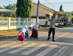 Personel Polsek Lambu Polres Bima Kota Laksanakan Rawan Pagi di Jalan Lintas Desa Sumi