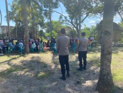 Polsubsektor Kawasan Lakey Amankan Ibadah Hari Raya Isa Almasih Umat Katolik di Pantai Lakey