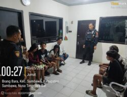 Patroli Blue Light Polres Sumbawa Bubarkan Pesta Miras Remaja Yang Memicu Keributan di Sebuah Kos