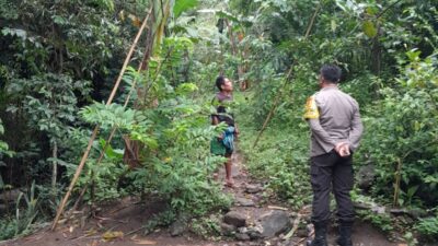 Optimalisasi Lahan Kosong di Senggigi, Polisi Edukasi Warga Bertani