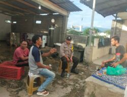 Bhabinkamtibmas Desa Jala Gencarkan Sambang Warga, Tekankan Pentingnya Ketahanan Pangan dan Antisipasi Konflik Sosial