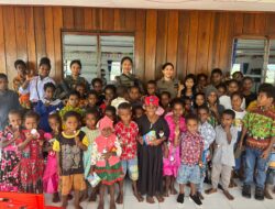 Srikandi Polri Ops Damai Cartenz-2025 Tebar Damai Lewat Ibadah Bersama Anak-anak di Gereja GPDI Yericho Nogolait Kandego, Nduga