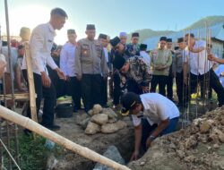 Kapolres Sumbawa Barat Hadiri Peletakan Batu Pertama Ruang Kelas Baru PPTQ Sullamuddiyanah NW Taliwang