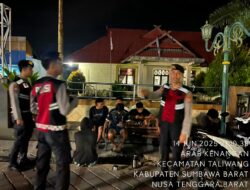 Patroli Dialogis Sat Samapta Polres Sumbawa Barat Ciptakan Rasa Aman di Malam Minggu