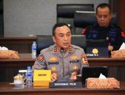 Kapolri Berikan Pelayanan Kesehatan Gratis Bagi Ribuan Orang Hari Ini