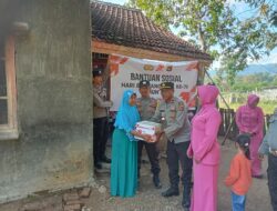 HUT Bhayangkara ke-79, Polsek Pajo Serahkan Bantuan ke Warakawuri