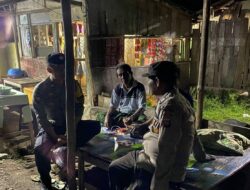 Pantai Aktivitas Masyarakat dan Cegah Potensi Guankamtibmas Polsek Sanggar Laksanakan Patroli Dialogis Malam Hari