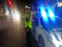 Sat Lantas Polres Bima Kota Gelar Blue Light Patrol dan Pengaturan Lalu Lintas di Malam Hari