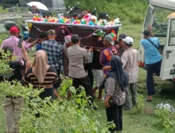 Polsek Alas Gelar Bakti Sosial “Polri Peduli Kedukaan” di Pemakaman Tionghoa