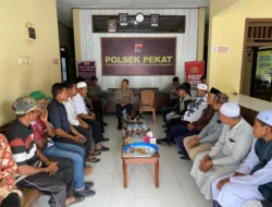 Silaturahmi para tokoh se-Kecamatan Pekat bersama Kapolsek dalam rangka membangun sinergi menjaga kamtibmas