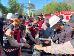 Polda NTT Beri Bantuan Dinamo Air dan Perbaiki Sumur Demi Penuhi Kebutuhan Air Bersih Pengungsi Posko Konga