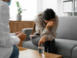 Bukan Pemalu, Tapi Sakit: Kecemasan Sosial Itu Nyata