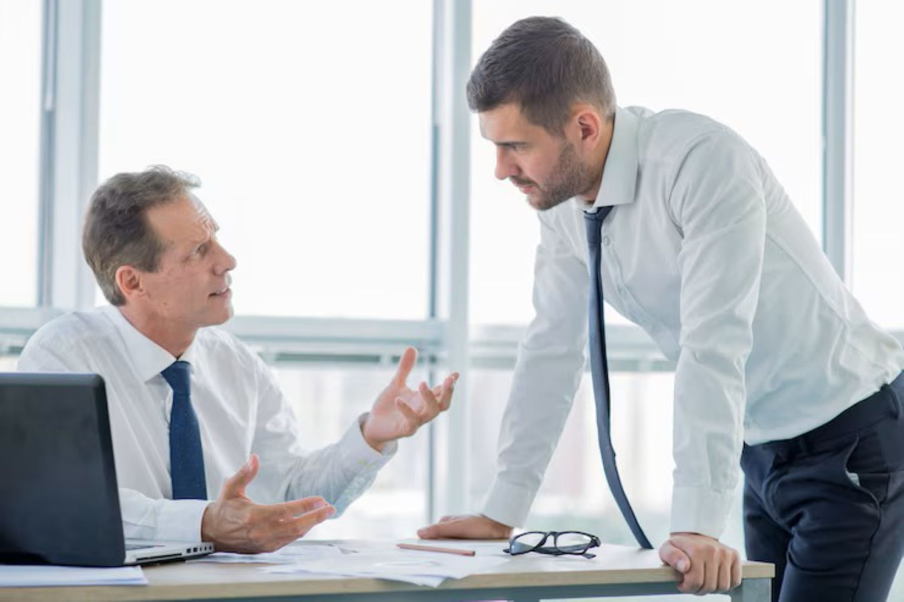 Bahasa Rumit Bukan Tanda Cerdas, Tapi Tanda Ini