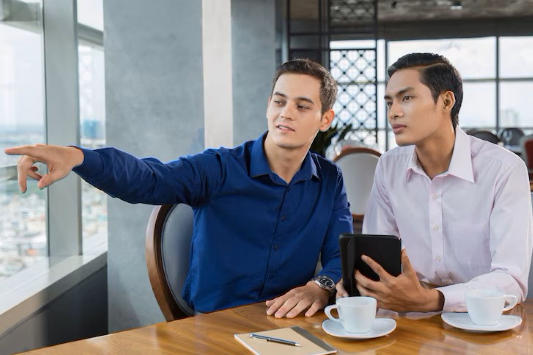 Berhenti Ngerasa Rendah! Ini Cara Bikin Orang Pintar Kagum