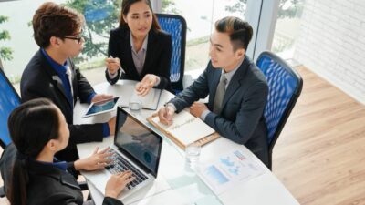 Diskusi Memanas? Ini Cara Pintar Bikin Semua Tenang!