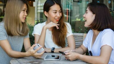 Persahabatan Tak Selalu Manis: Saat Teman Jadi Pengkritik Paling Jujur