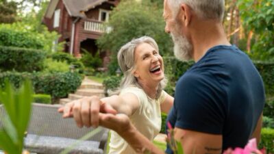 Boomer, Jangan Mati Gaya! Ini Cara Tetap Waras dan Bugar