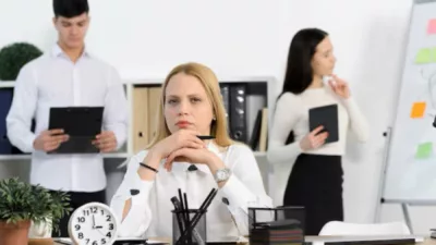 Overthinking: Kreatif atau Gila Kerja? Batasnya Tipis Banget!