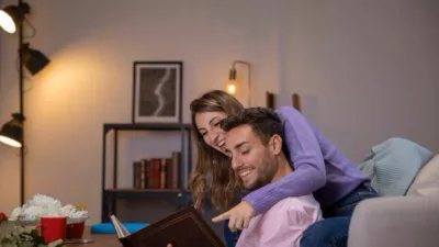 Malam Hari Bisa Jadi Penyelamat Cinta, Kalau Tahu Triknya