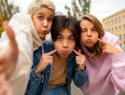 Gen Z Lelah Jadi Kuat: Dunia Kok Jahat Banget, Sih?