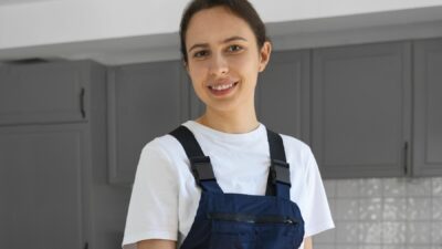 Istri Tradisional Viral, Tapi Hidupnya Beneran Begitu?