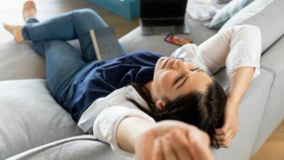 Gaya Hidup ‘Cukup’ Itu Racun Halus, Kenyamanan yang Menjebak