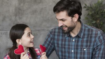 Dekat Ayah, Anak Perempuan Jadi Anti Dirayu? Cek Faktanya!