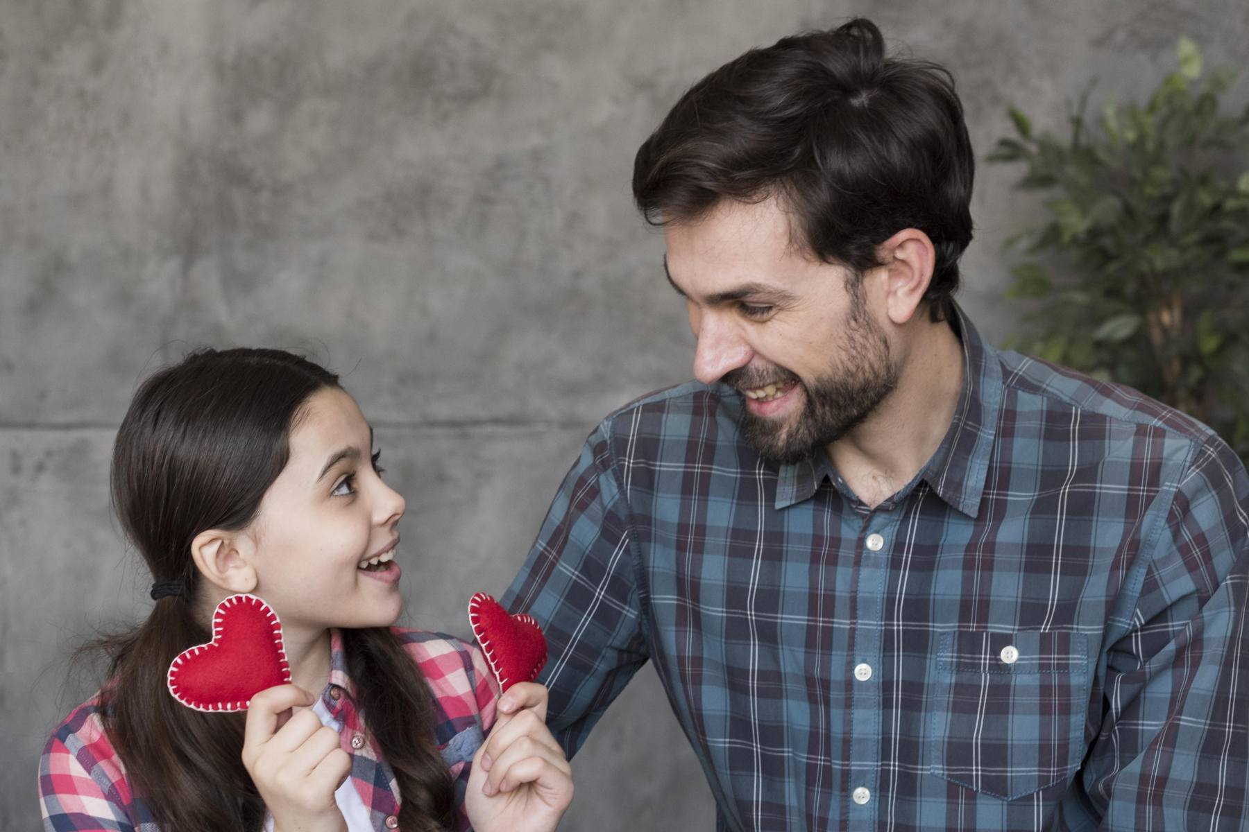 Dekat Ayah, Anak Perempuan Jadi Anti Dirayu? Cek Faktanya!