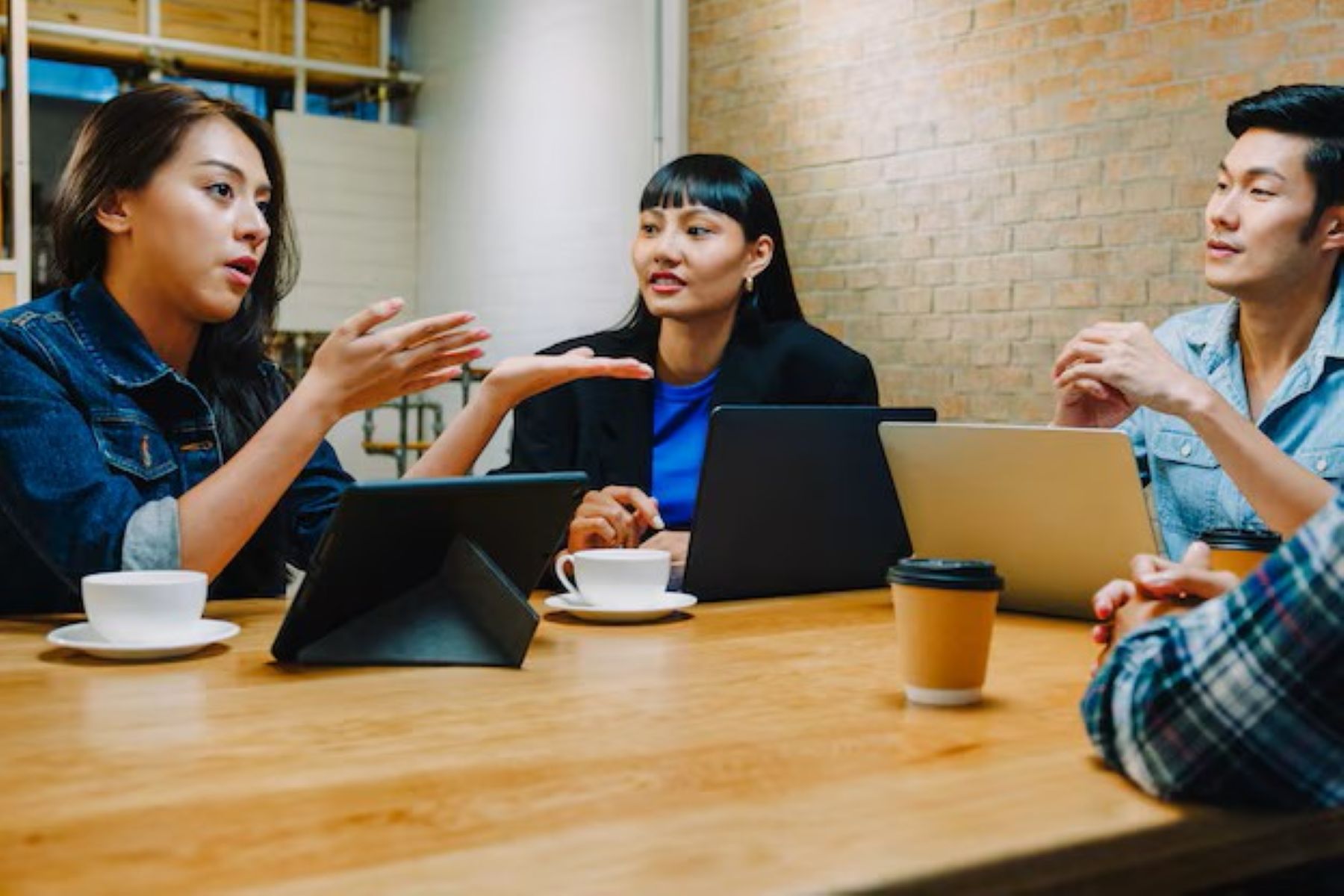 Bikin Malu! Ini Tanda Kamu Cuma Niru Kata-Kata Orang Pinter