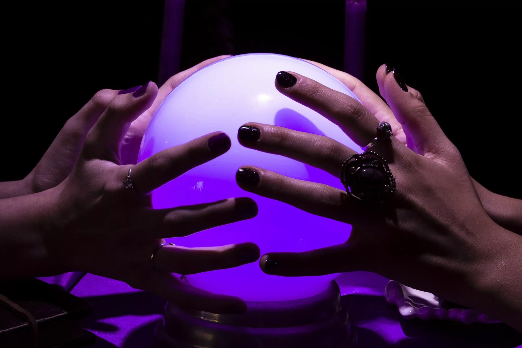 Pelet Itu Nyata? Cinta atau Kutukan.