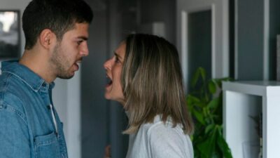 Mau Hubungan Langgeng? Stop Bicara, Mulai Dengar!