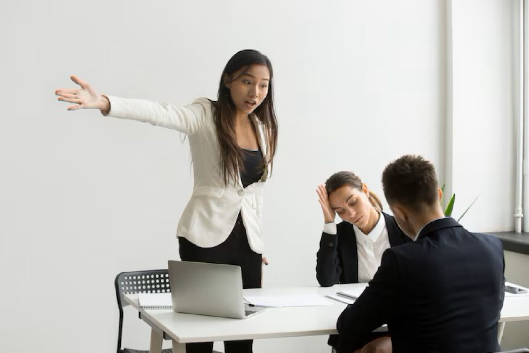 Dijadikan Kambing Hitam di Tempat Kerja? Bisa Jadi Disuruh Mundur!