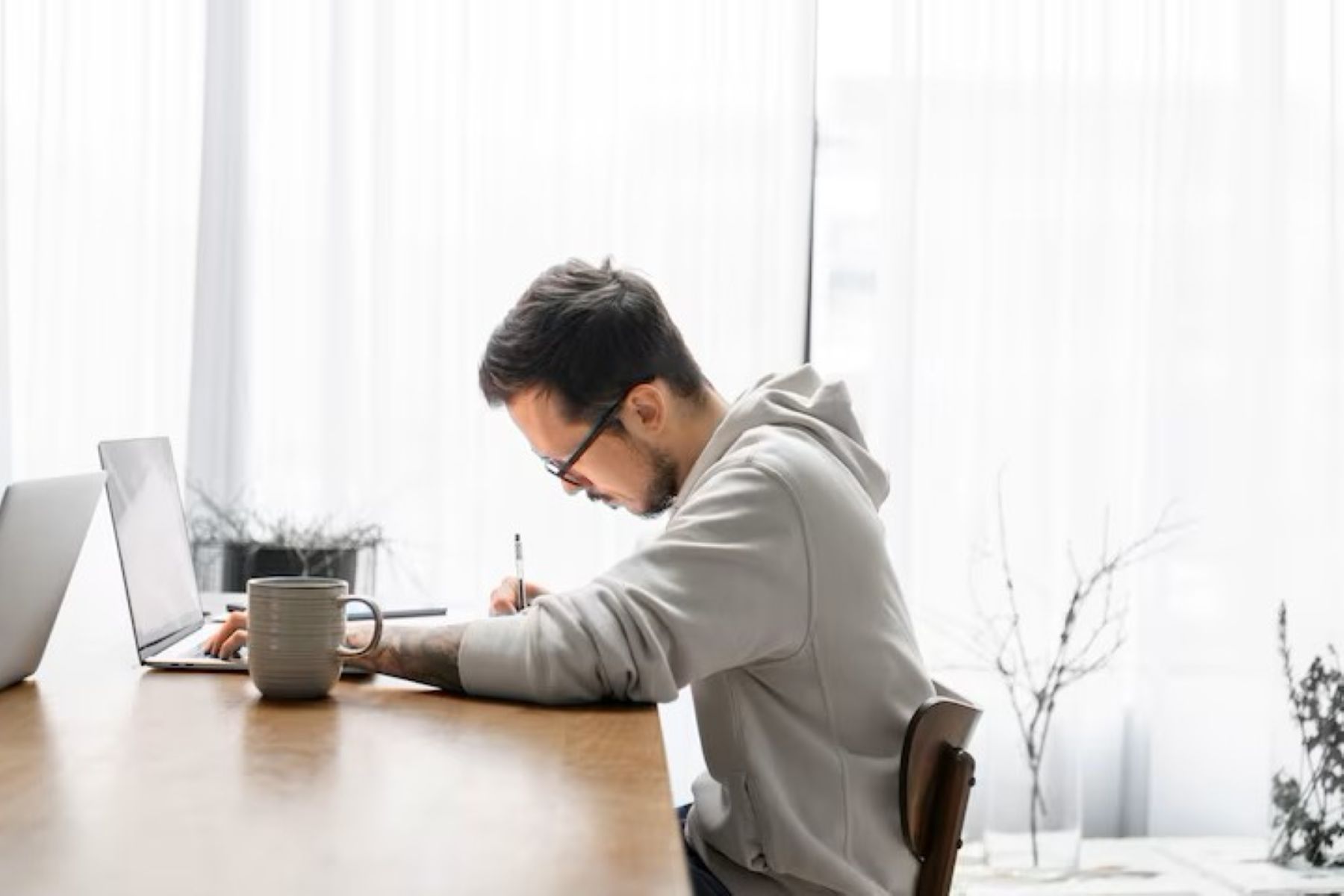 Bukan Sombong, Tapi Ini 10 Alasan Kenapa Orang Cerdas Sulit Nyambung