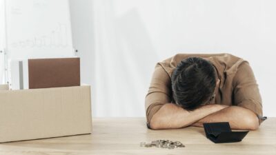 Siapa Sangka Jadi Dewasa Itu Bisa Sebegini Capeknya?