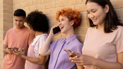 Gen Z Bukan Rapuh, Dunia yang Rusaklah Masalahnya