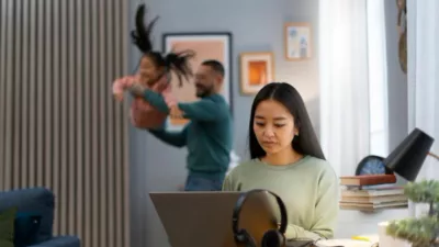 Side Hustle: Pelarian Emosional Orang-Orang Cerdas?