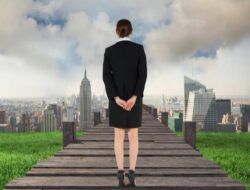 Puncak Karier, Tapi Hampa: Salah Langkah Hidup?