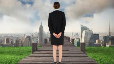 Puncak Karier, Tapi Hampa: Salah Langkah Hidup?