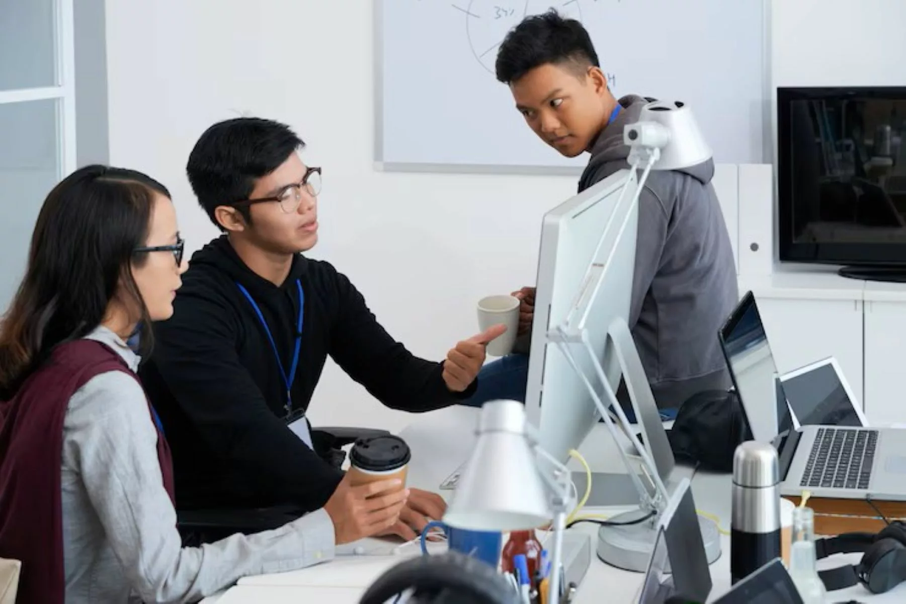 Orang Cerdas Itu Aneh, Tapi Justru Itu Kuncinya!