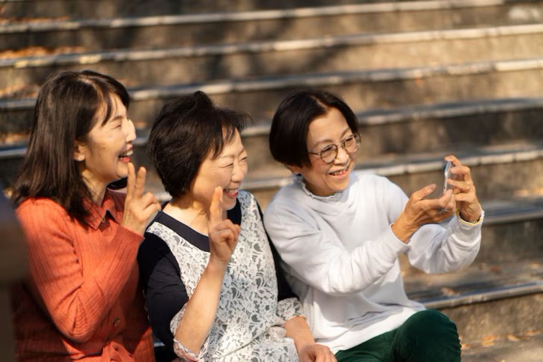 Gen X: Generasi Terlupakan yang Ternyata Paling Adaptif!