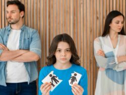 Lebih Baik Pisah daripada Pura-Pura Bahagia Demi Anak?