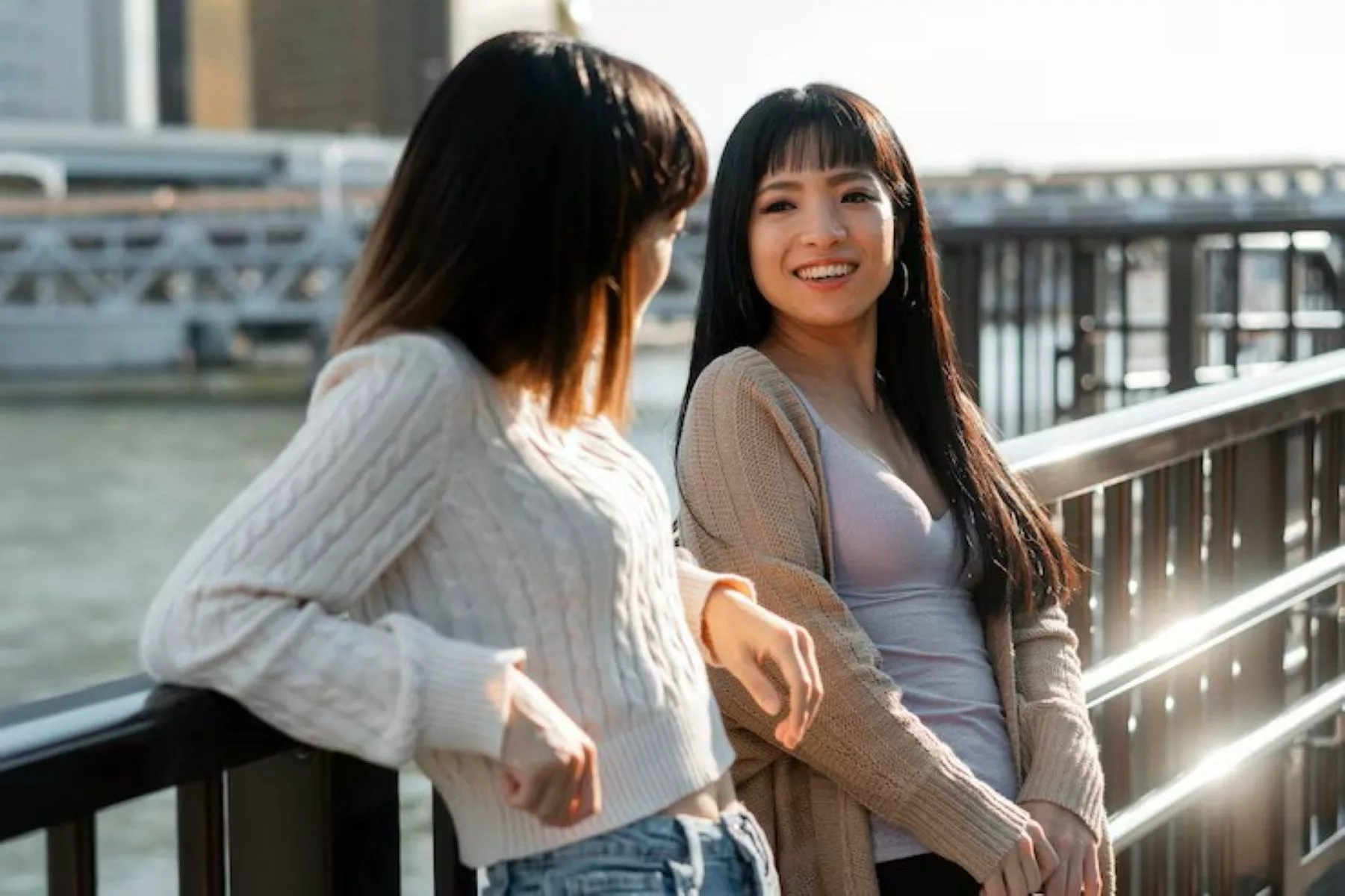 Persaingan Halus Antar Perempuan, Bahayanya Nyata