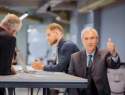 Pensiun Dini atau Dipaksa? Begini Cara Perusahaan ‘Main Cantik’